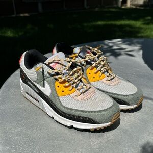 Nike Air Max 90 "Buckle Spiral Sage" trainers